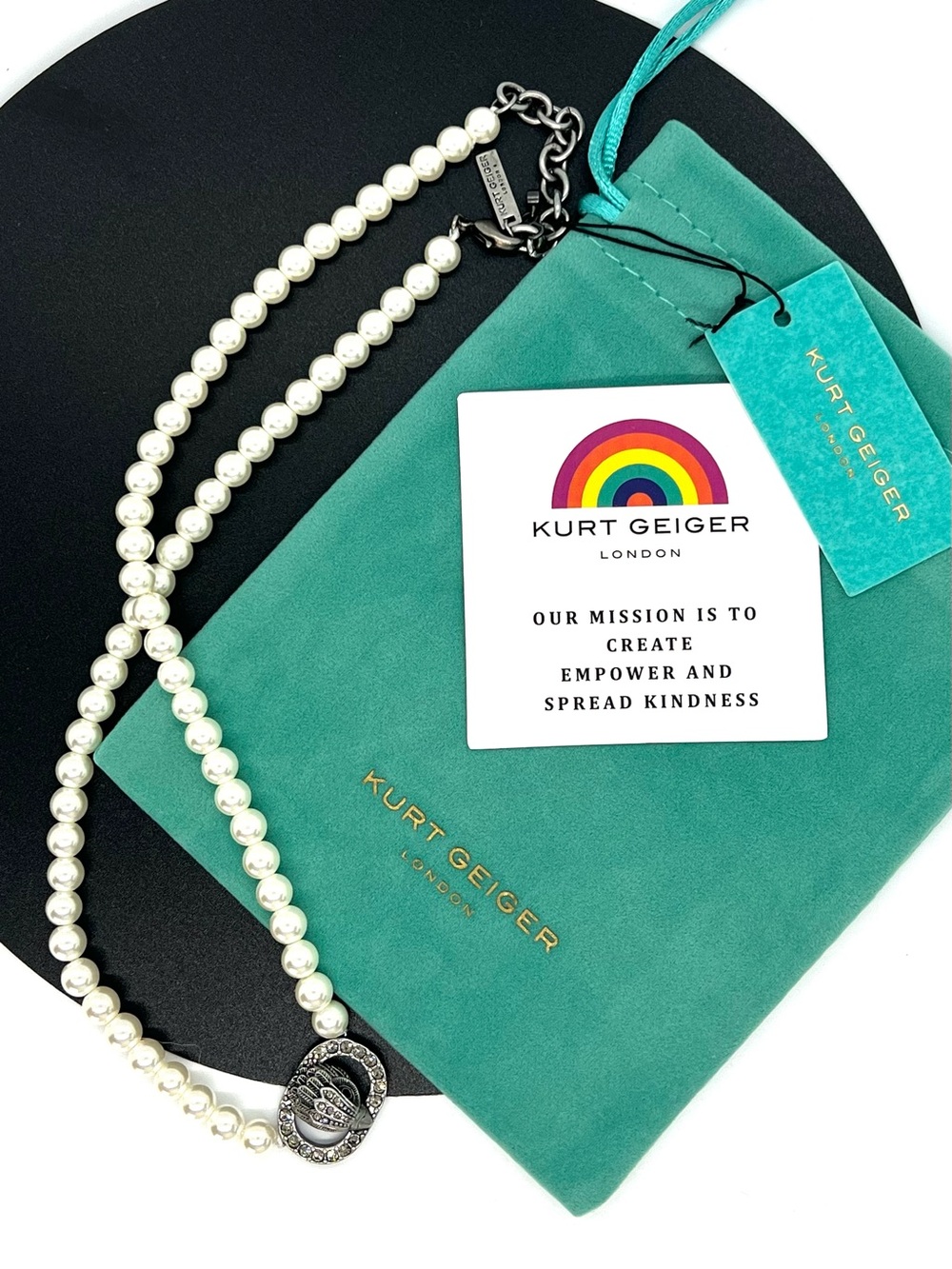 Kurt Geiger London Chelsea Pearl Necklace Crystal Eagle Clasp Silver Tone NWT - Picture 9 of 9